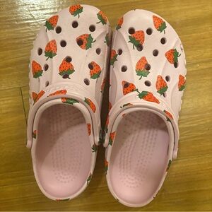 Strawberry 🍓 Crocs